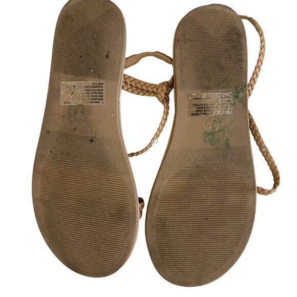LIKE NEW Universal Thread Beige Sandals Size 7 - Picture 3 of 3